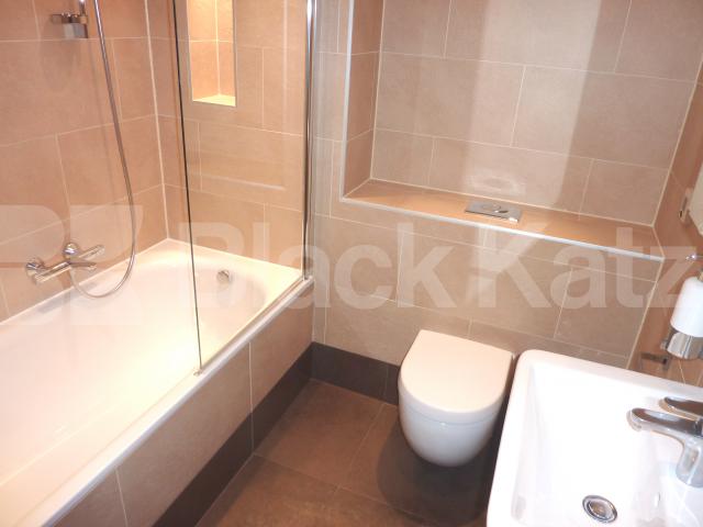 			VIEWINGS ESSENTIAL, 3 Bedroom, 1 bath, 1 reception Apartment			 Gloucester Avenue, CAMDEN